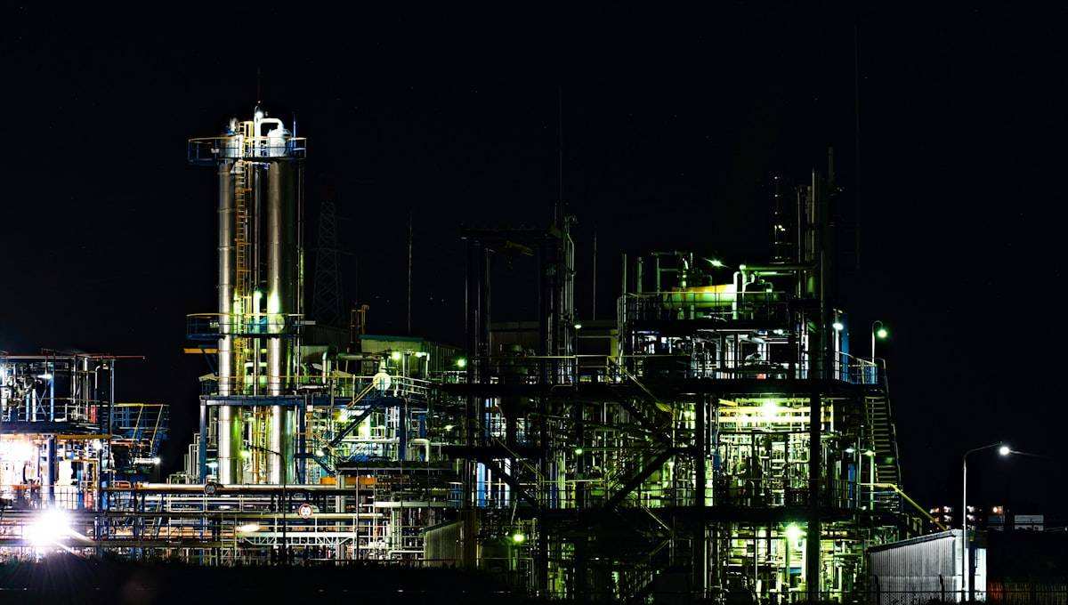 Oil and gas processing facility. MapTrack tracks tools, equipment and plant across Australian oil & gas operations